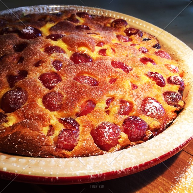 Uunituore marjaisa clafoutis